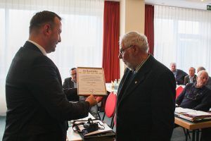 Zuchtfreund Erwin Müller erhält die SV Ehrenmitgliedschaft